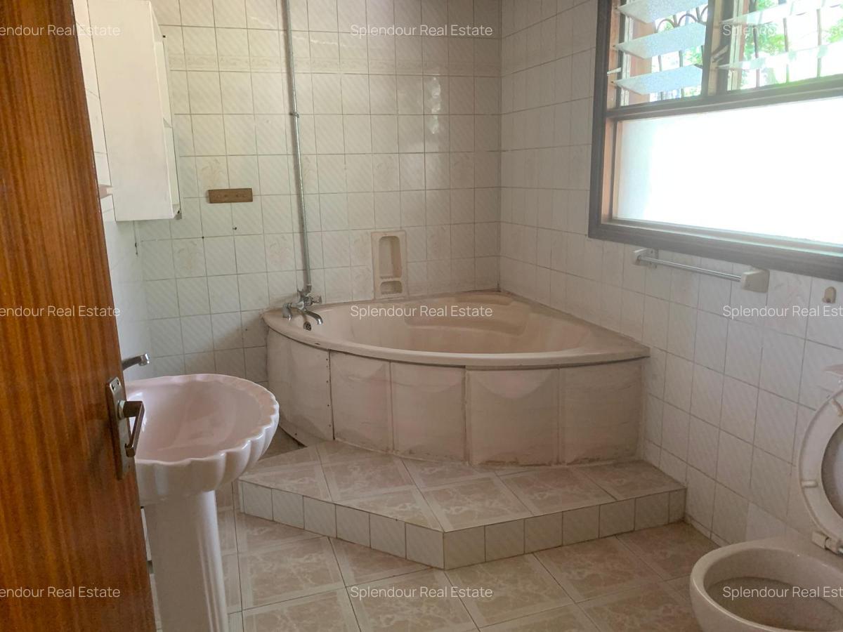 4 Bed Townhouse with En Suite in Kilimani - 10