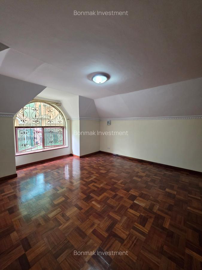 4 Bed Townhouse with En Suite at Lavington Green - 15