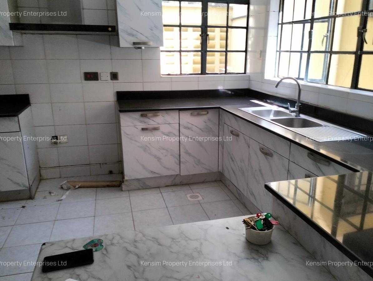 5 Bed Townhouse with En Suite in Lavington - 20