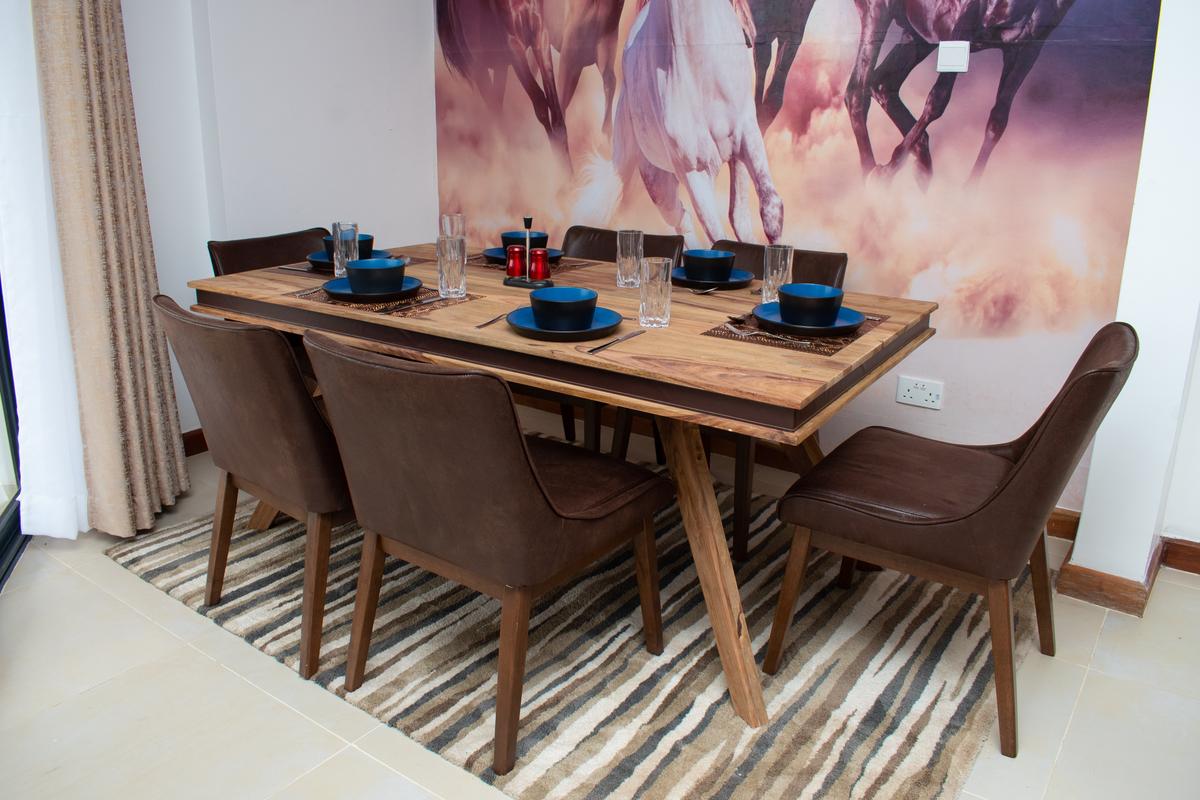 Serviced 2 Bed Apartment with En Suite at Lantana Road - 3