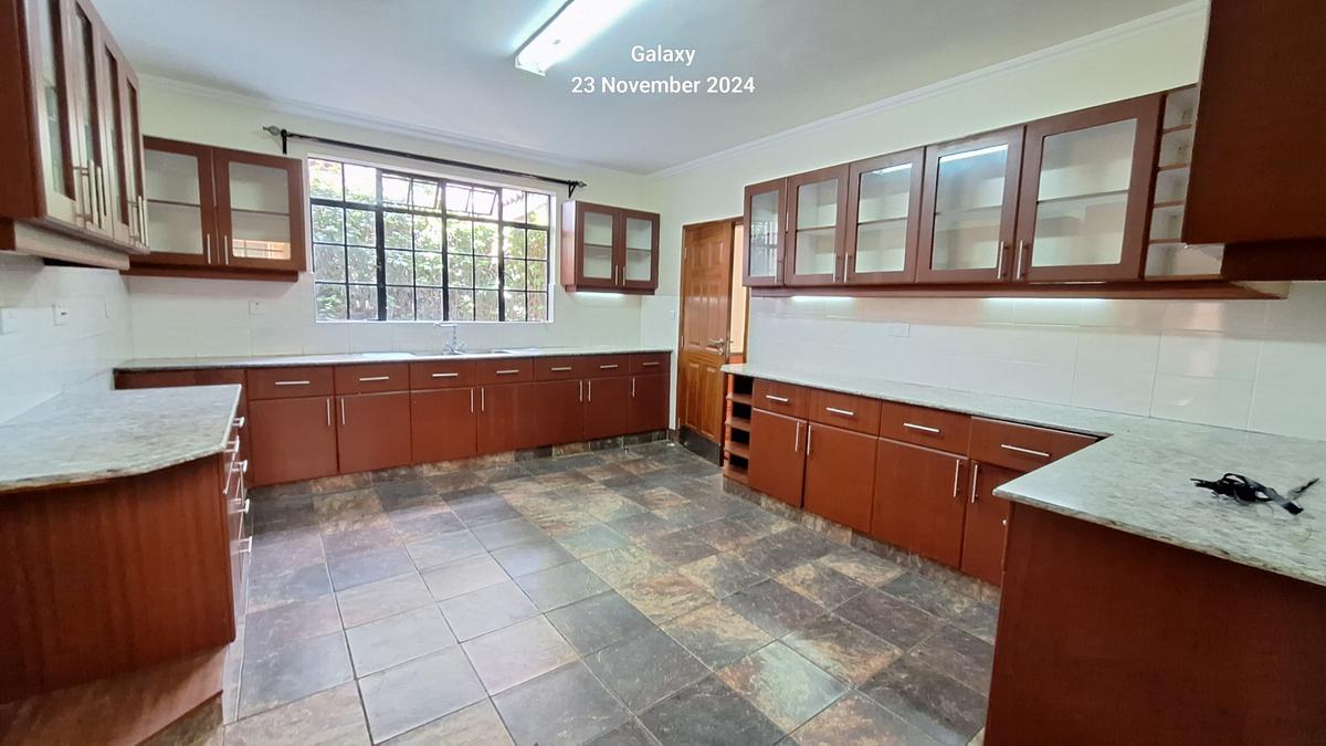 4 Bed Townhouse with En Suite in Lavington - 3