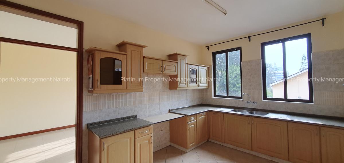 3 Bed Apartment with En Suite in Parklands - 7