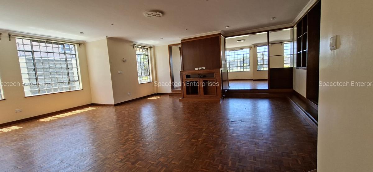 7 Bed House with En Suite in Runda - 5