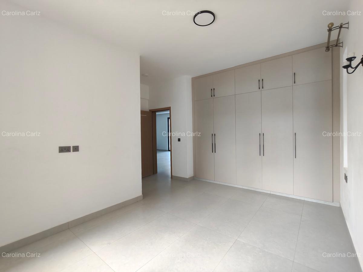 2 Bed Apartment with En Suite in Brookside - 11