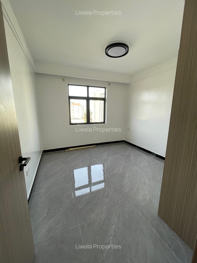 1 Bed Apartment with Swimming Pool in Kilimani - 11