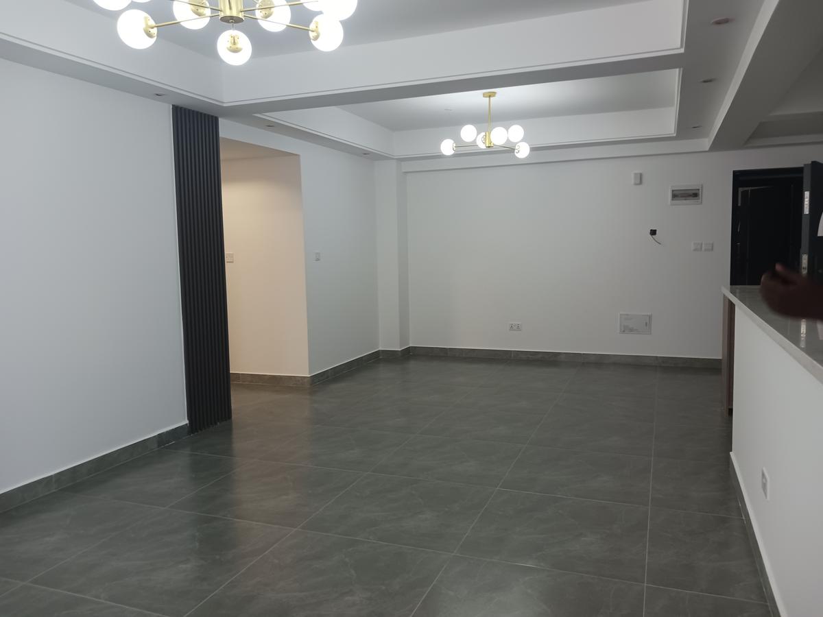 2 Bed Apartment with En Suite at Riverside Drive - 5