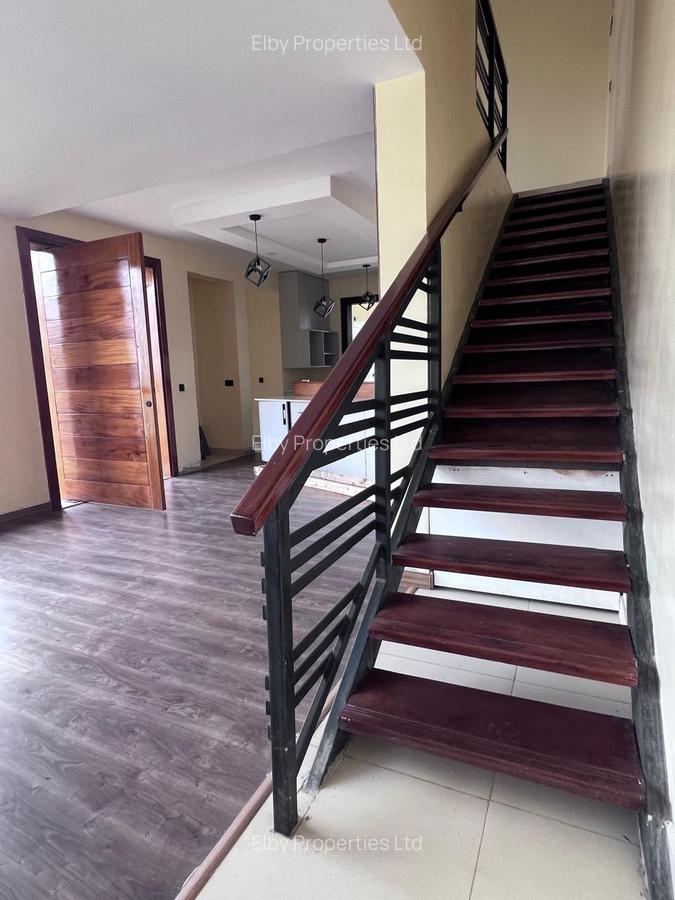 4 Bed House with En Suite in Membley - 7