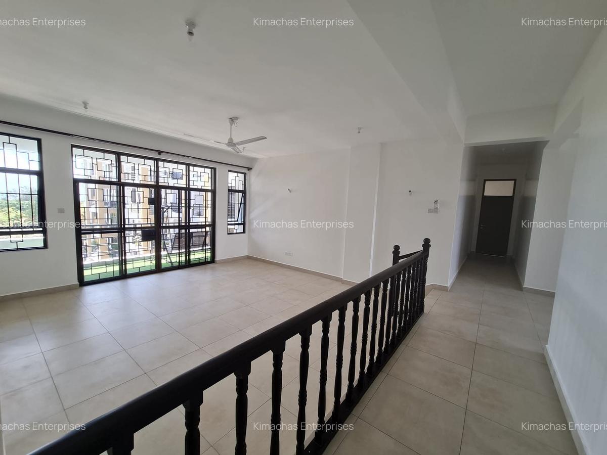 3 Bed Apartment with En Suite at Green Wood Drive - 7