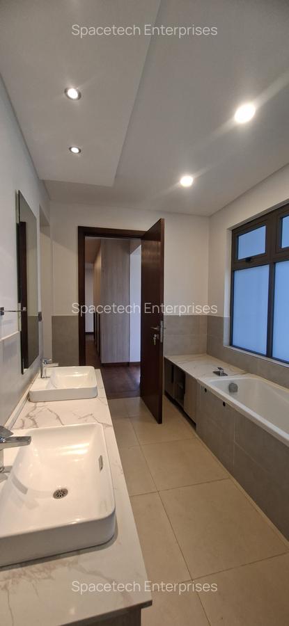 4 Bed Townhouse with En Suite in Karen - 10