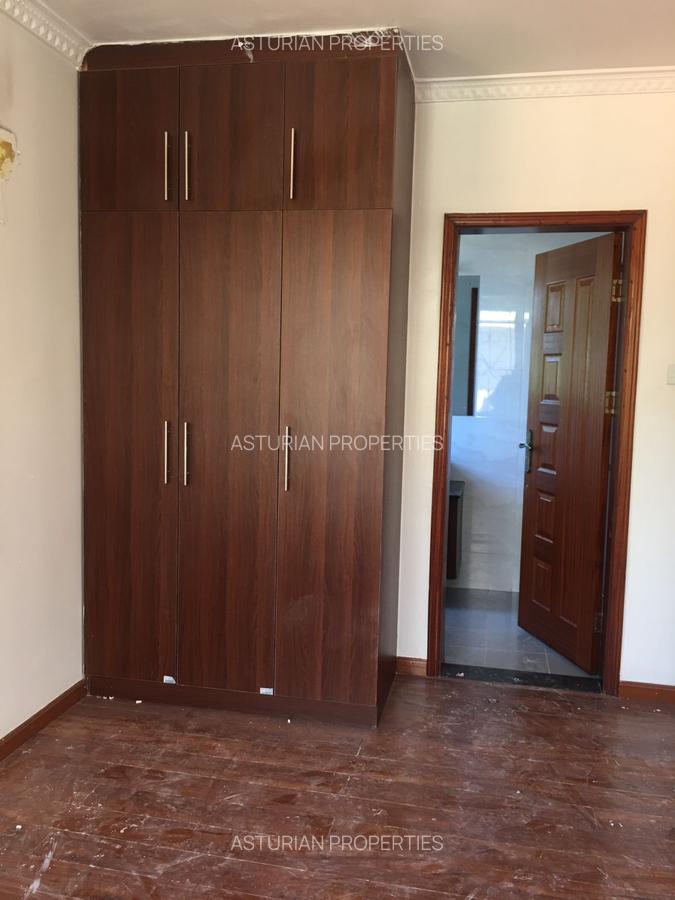 5 Bed Townhouse with En Suite in Lavington - 12