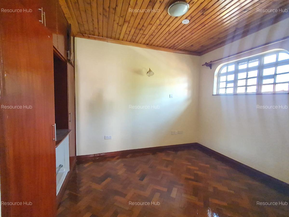 5 Bed House with En Suite at Nyari - 18