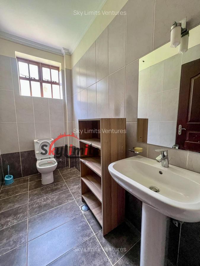 4 Bed Townhouse with En Suite in Rosslyn - 13