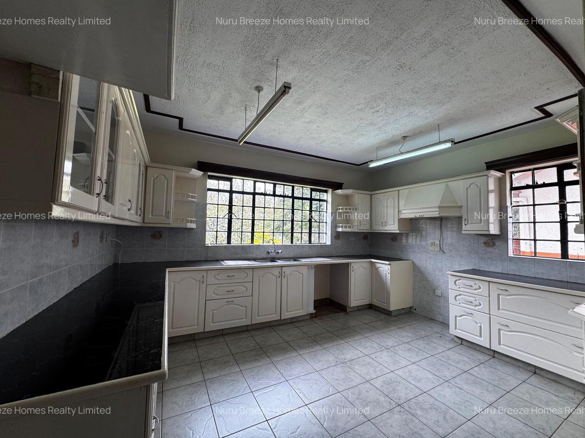 4 Bed House with En Suite in Runda - 10