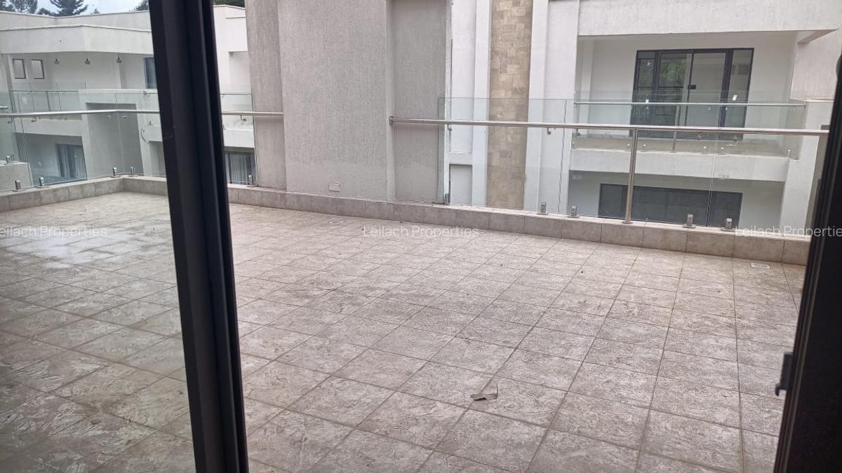 5 Bed Townhouse with En Suite in Lavington - 11