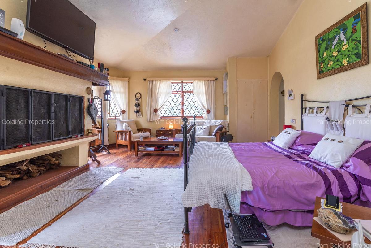 5 Bed House with Swimming Pool in Runda - 5