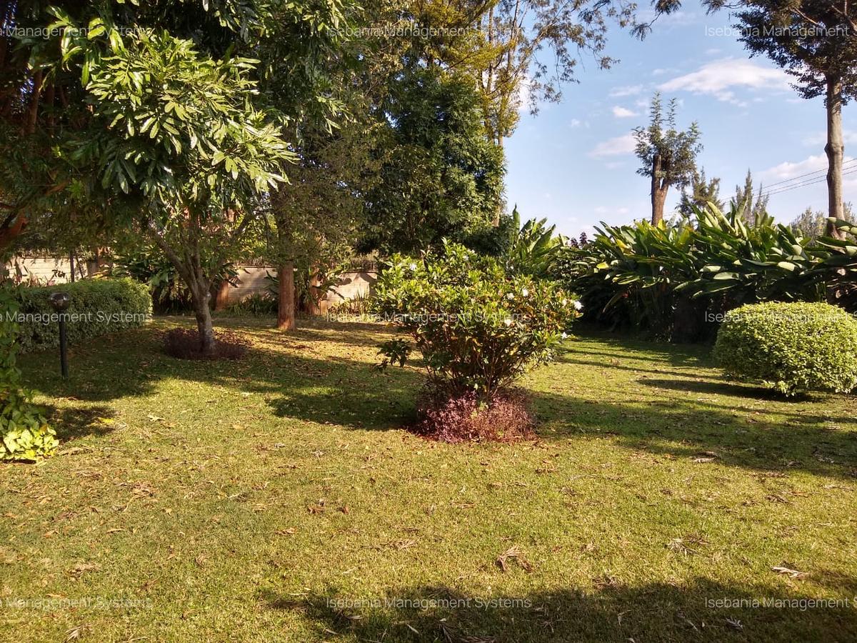 4 Bed House with En Suite at - 2