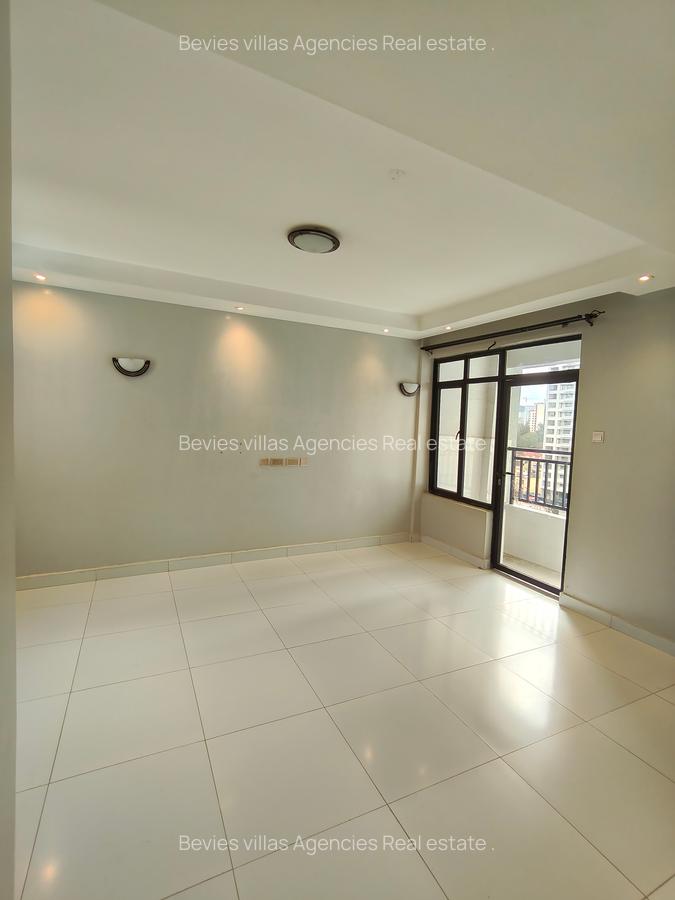 1 Bed Apartment with En Suite at Parklands - 3