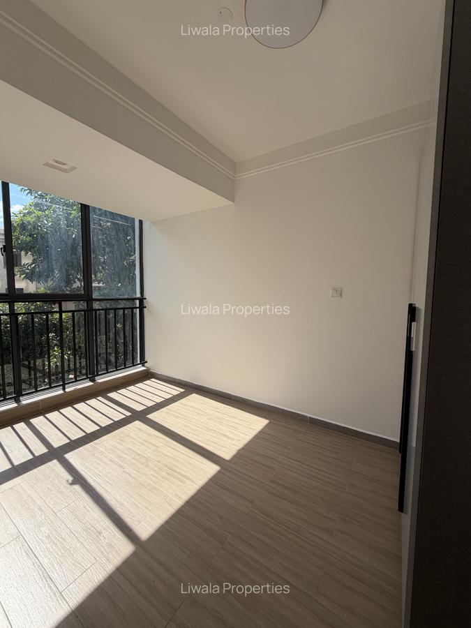 1 Bed Apartment with Swimming Pool in Riverside - 4