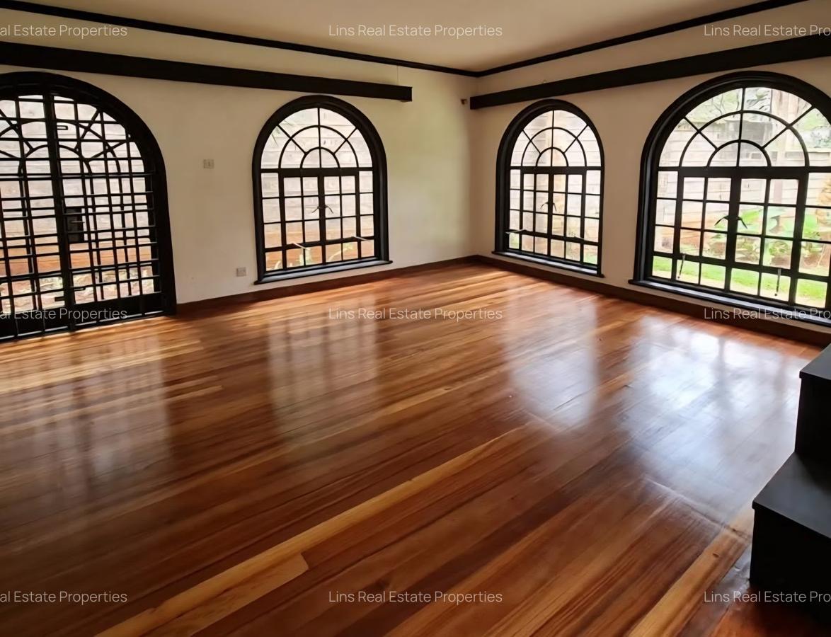 4 Bed Townhouse with En Suite in Riverside - 12