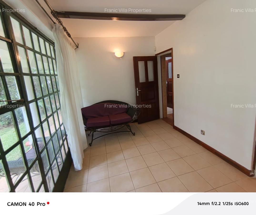 2 Bed House with En Suite at Hill View - 18