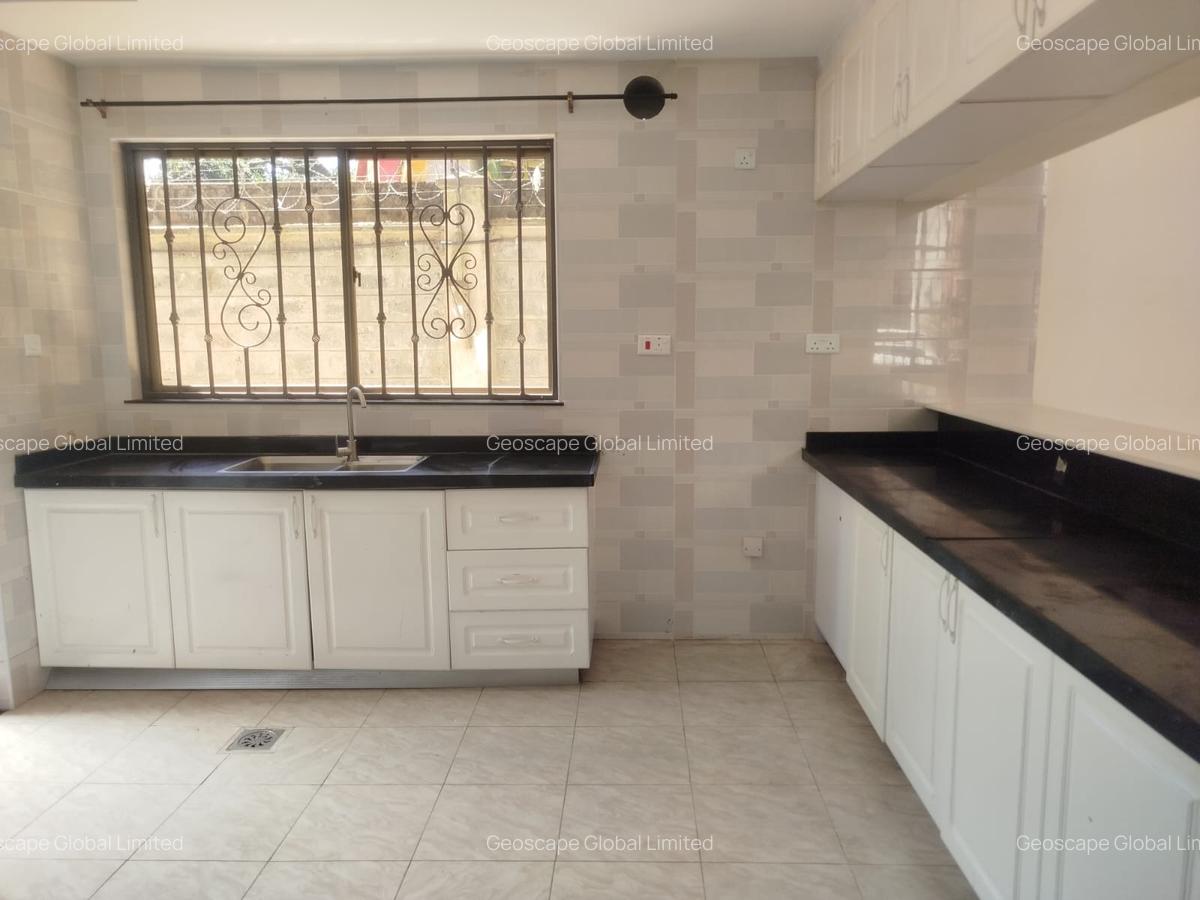 5 Bed Townhouse with En Suite in Lavington - 8