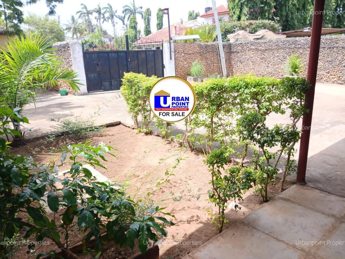 4 Bed House with En Suite in Nyali Area - 18