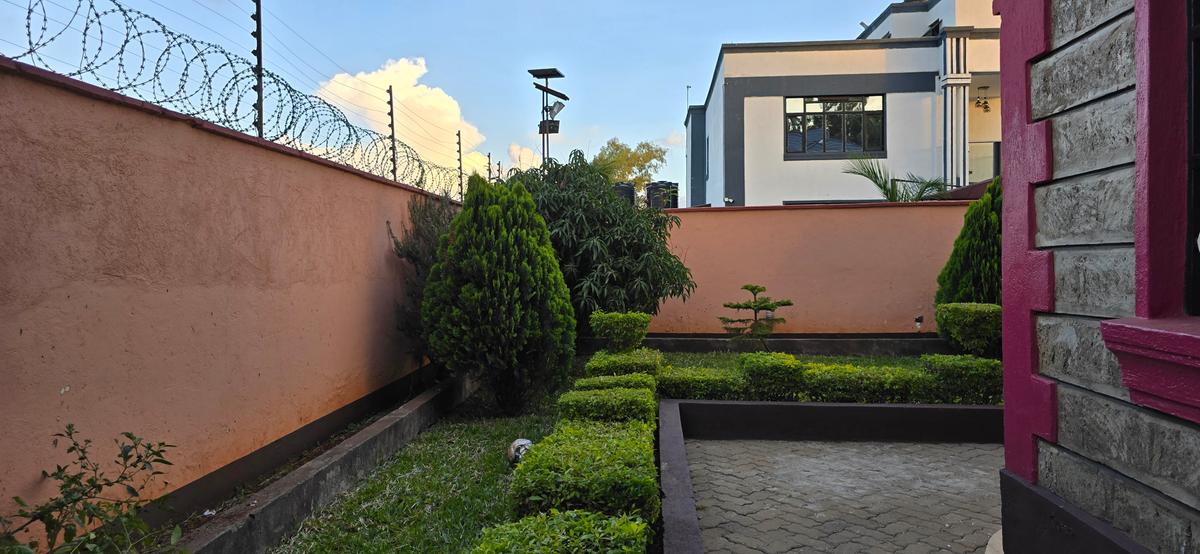 5 Bed House with En Suite at Greenspot Area - 3