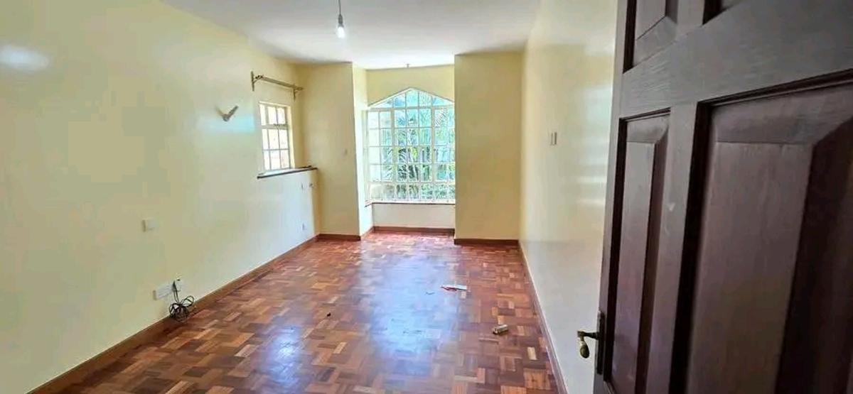 5 Bed Townhouse with En Suite at Lavington Green - 10