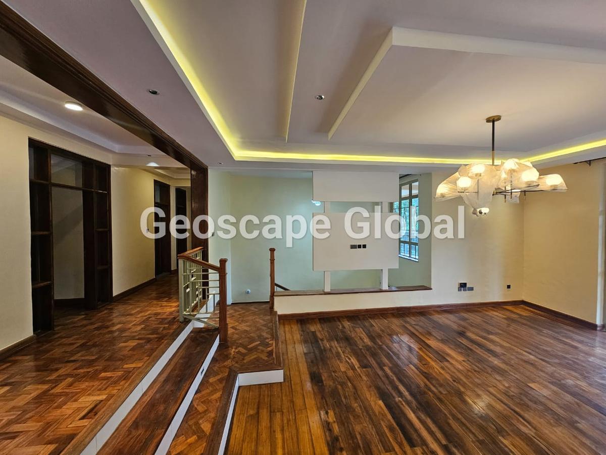 3 Bed Apartment with En Suite in Nyari - 11
