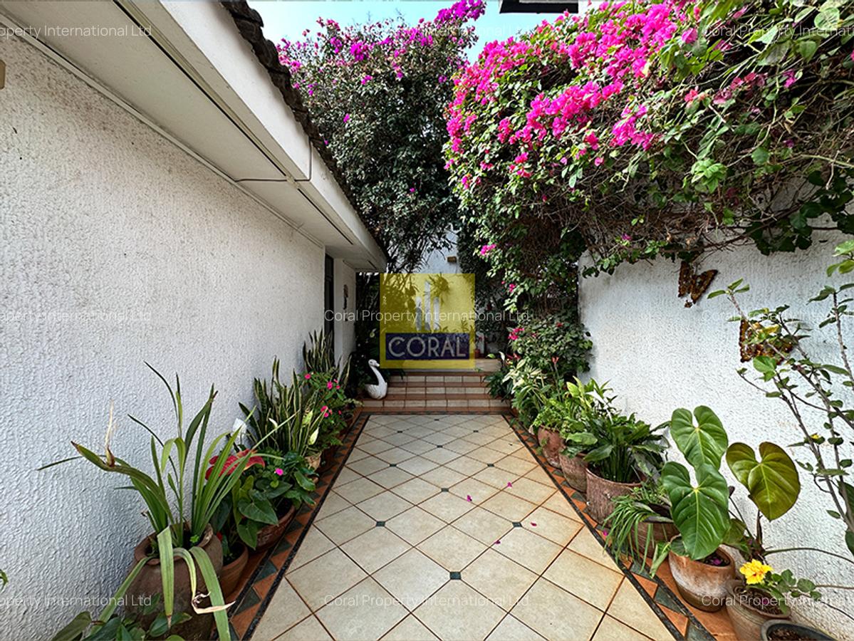 5 Bed House in Runda - 7