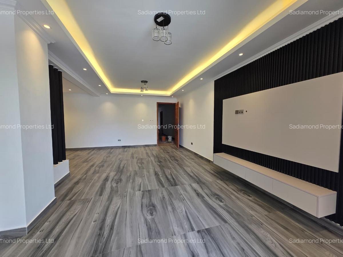 1 Bed Apartment with En Suite in Brookside - 3