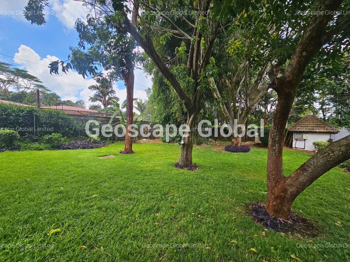 5 Bed House with En Suite in Runda - 10