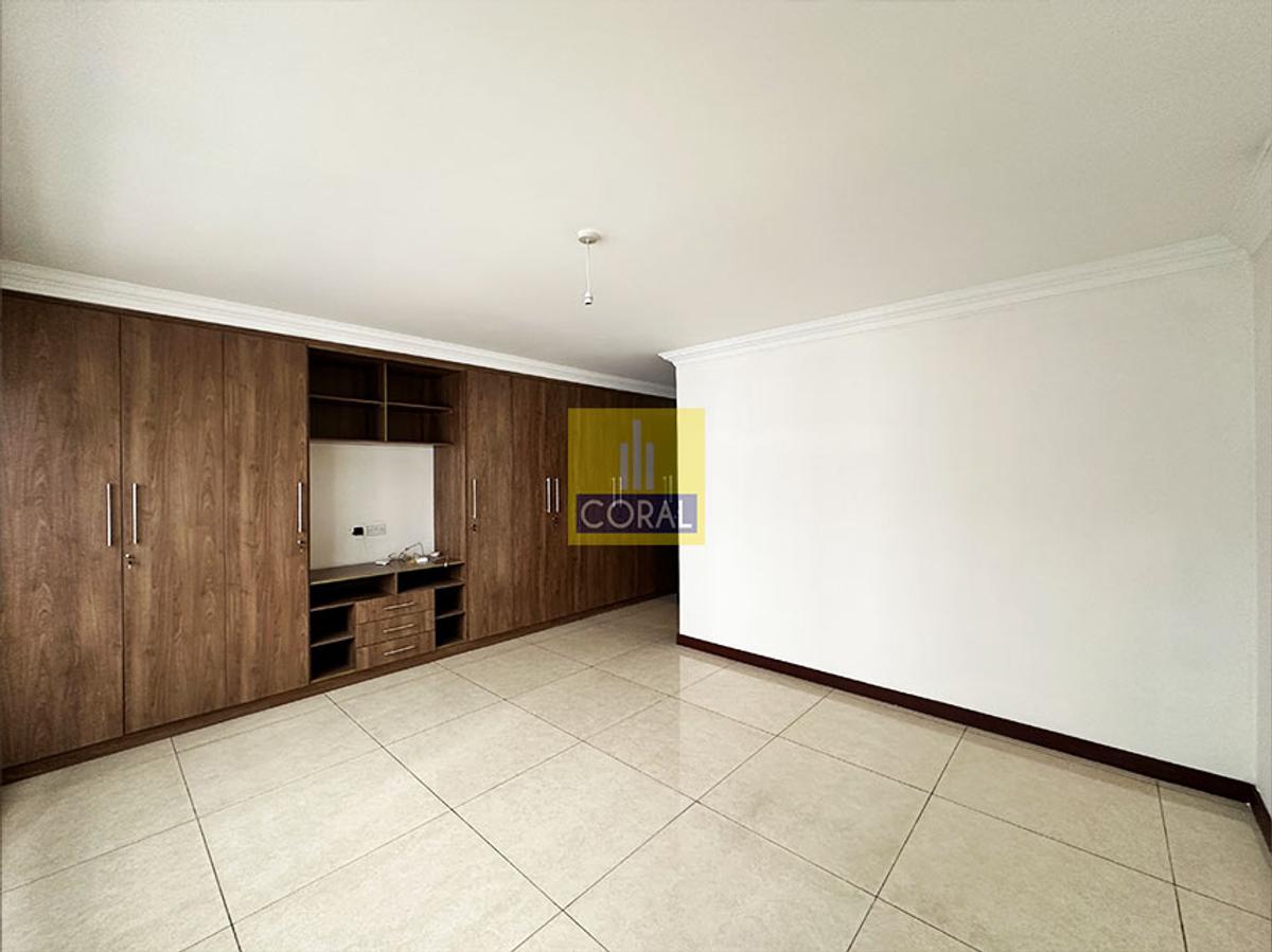 3 Bed Apartment with En Suite in Parklands - 6