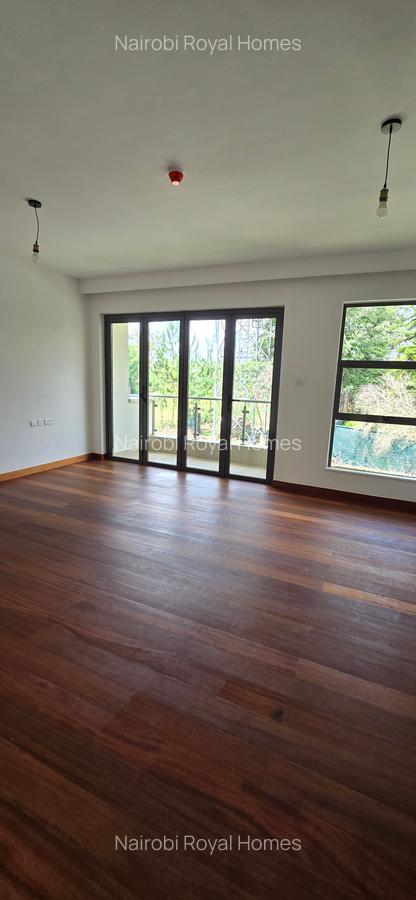 4 Bed Apartment with En Suite at Two Rivers Loft - 10