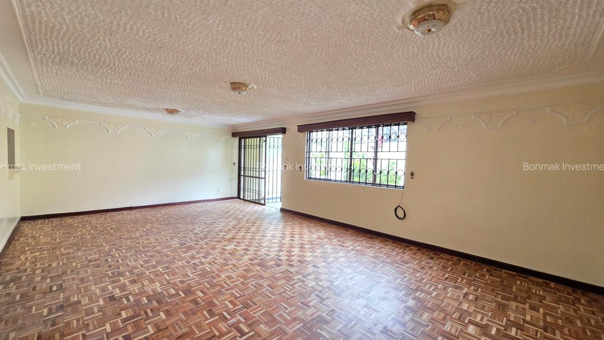 4 Bed Townhouse with En Suite at Lavington Green. - 5
