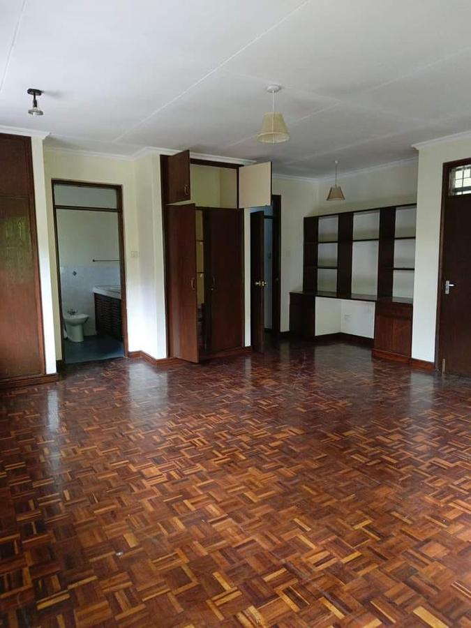 7 Bed House with En Suite in Kitisuru - 4