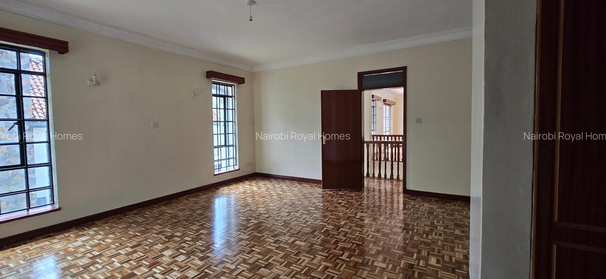4 Bed Townhouse with En Suite at Lavington Green - 8