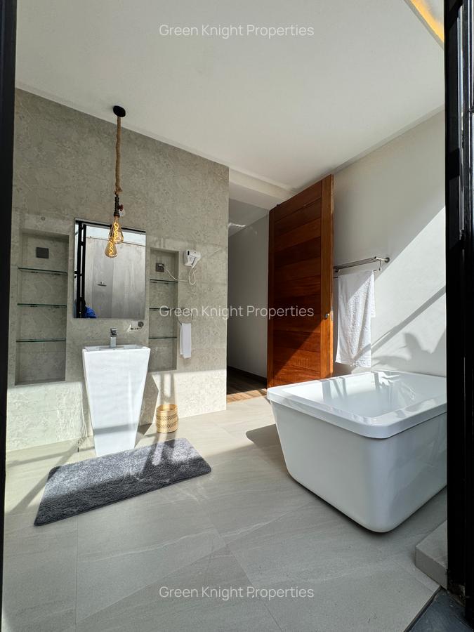 3 Bed House with En Suite in Karen Hardy - 9