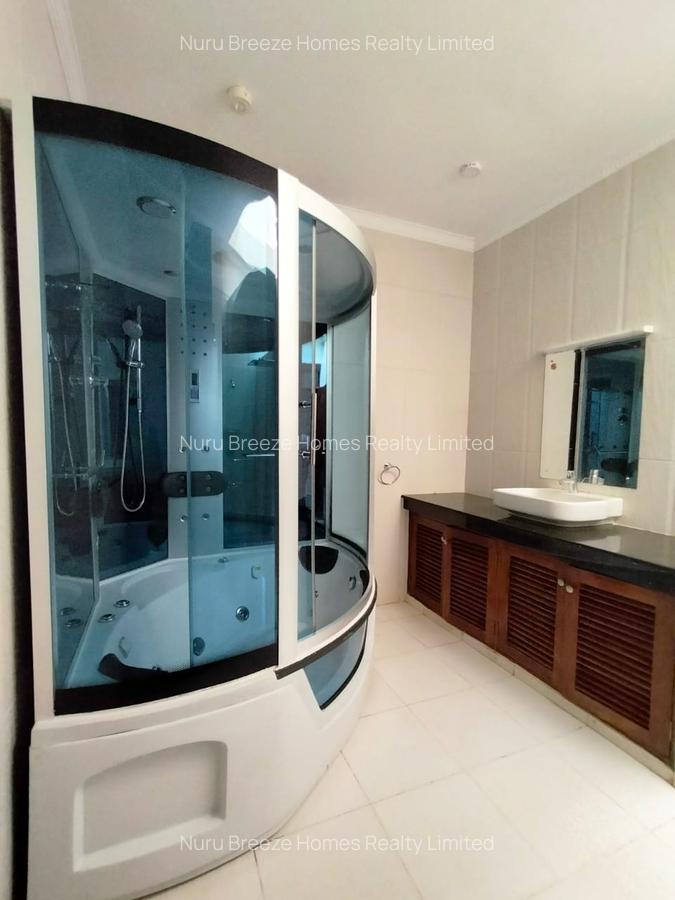 4 Bed Townhouse with En Suite in Kyuna - 20