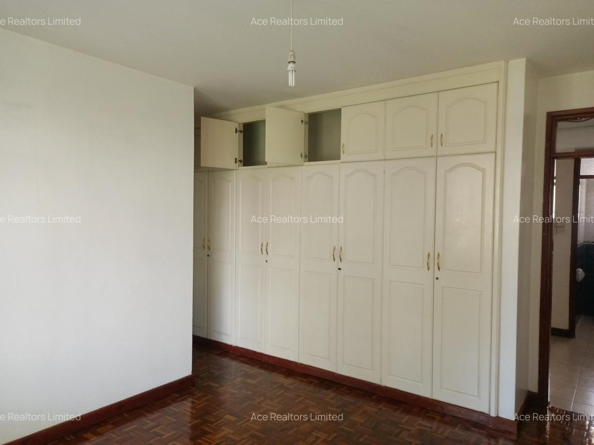 3 Bed Apartment with En Suite at Valley Arcade - 8