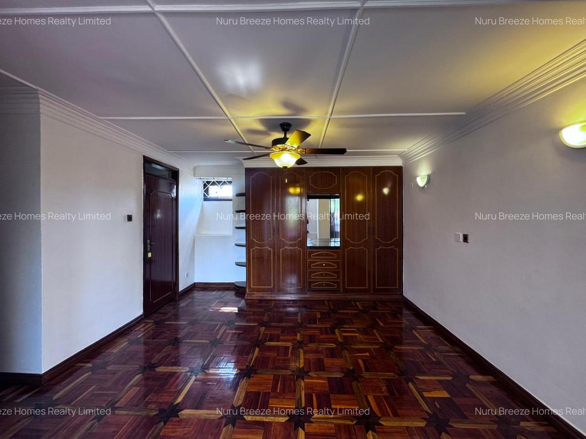 4 Bed House with En Suite in Runda - 13