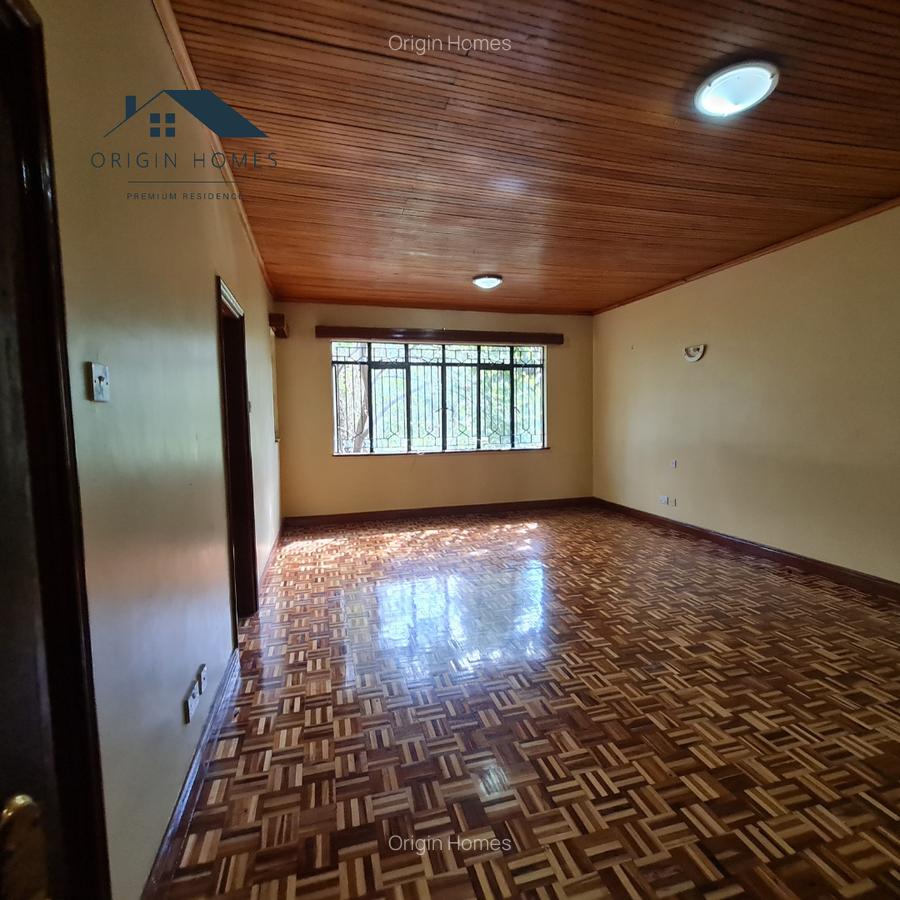 5 Bed Townhouse with En Suite at Lavington - 7