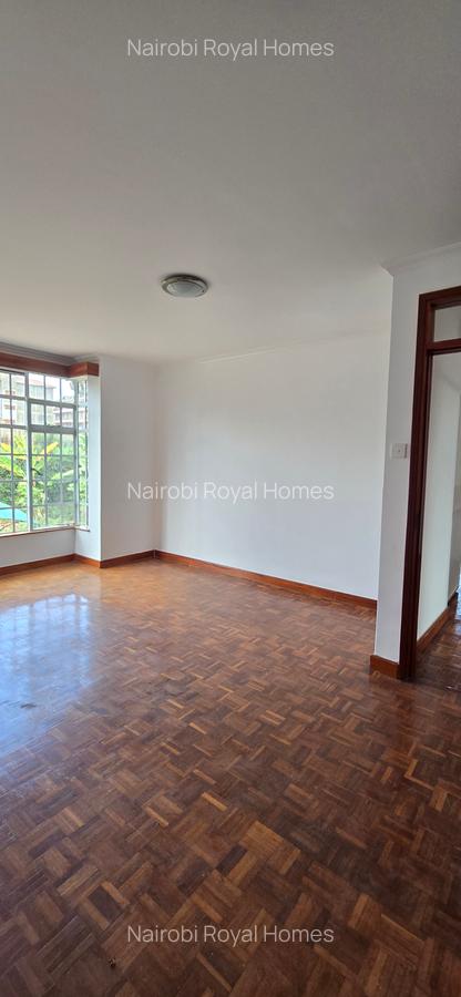 4 Bed Townhouse with En Suite at Rosslyn Heights - 12