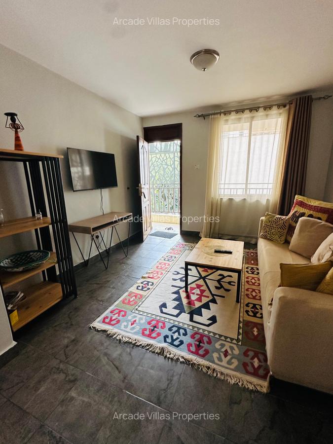 Serviced 1 Bed Apartment with En Suite in Riverside - 3