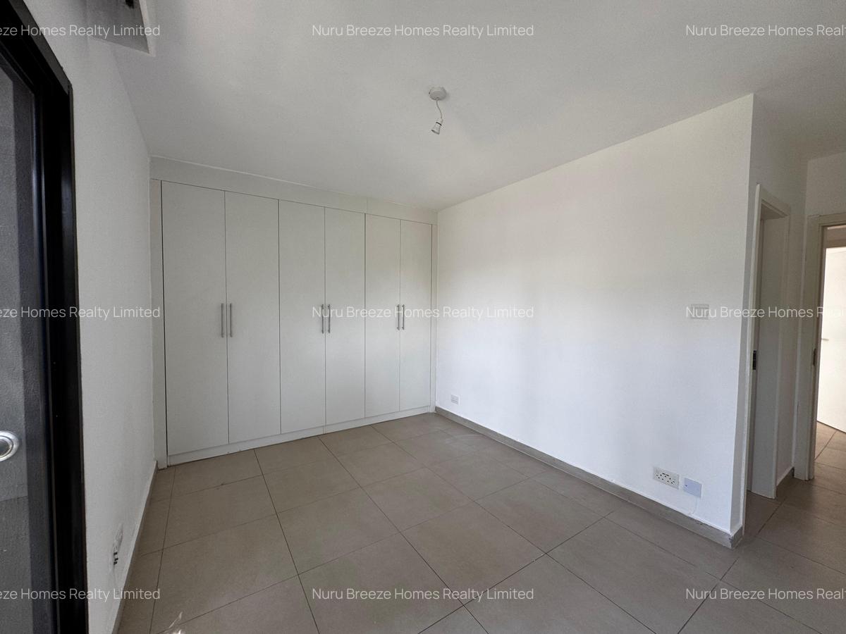 2 Bed Apartment with En Suite in Lavington - 5