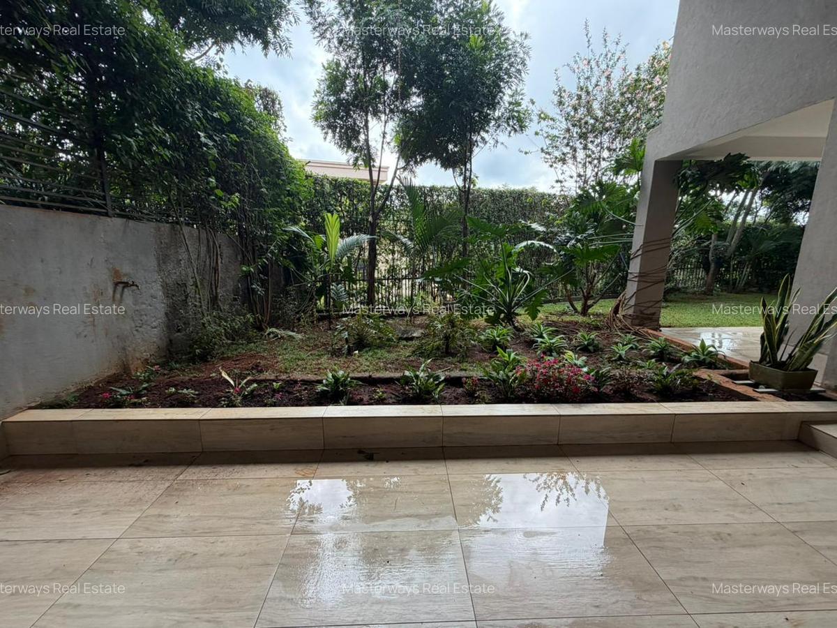 3 Bed House with En Suite in Rosslyn - 11