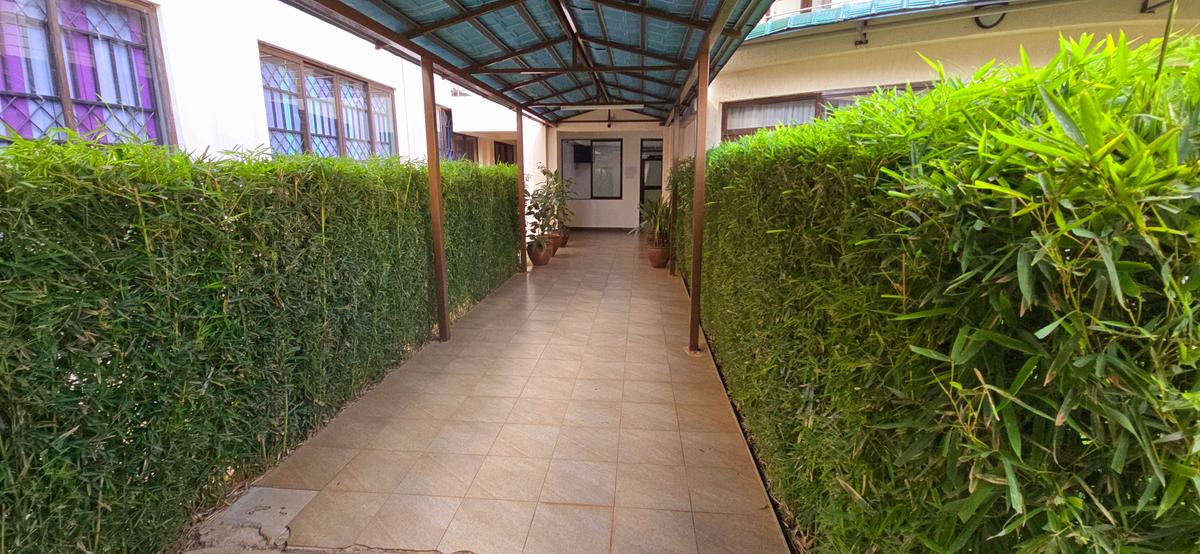 2 Bed Apartment with En Suite at Westlands Road - 5