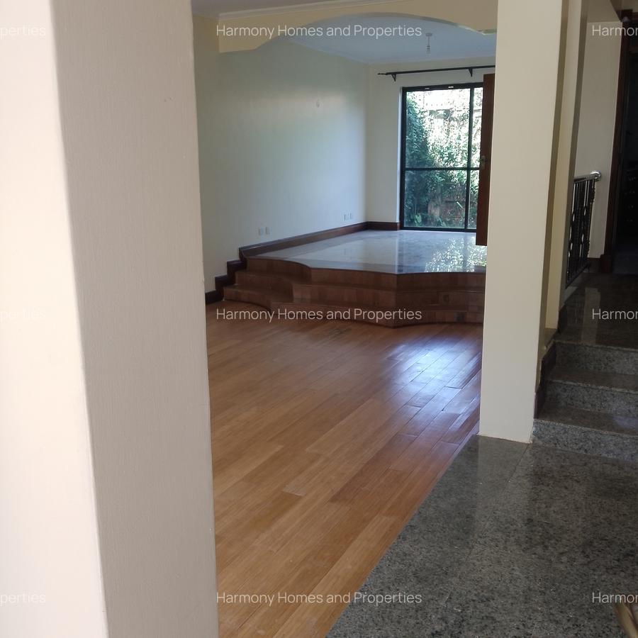 5 Bed Villa with En Suite at Brookside - 2