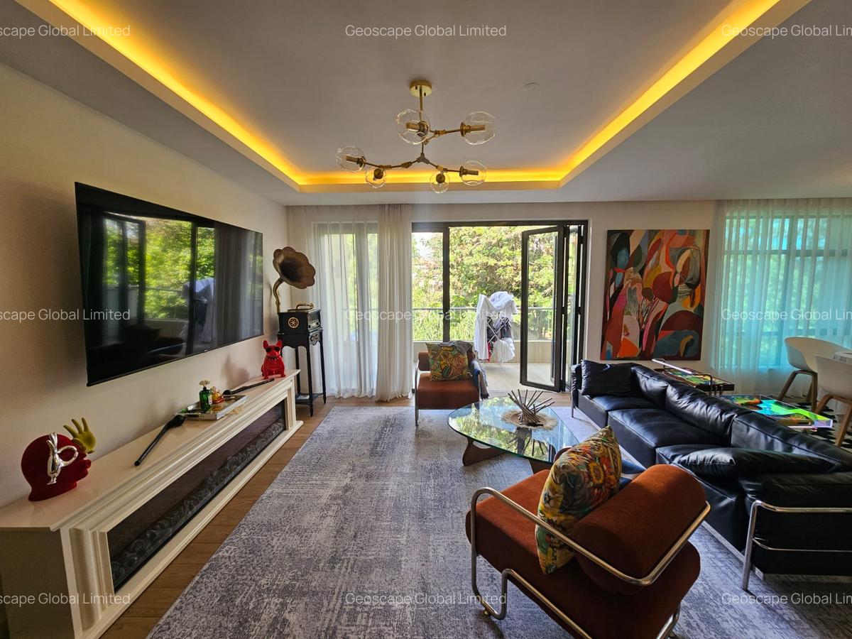 4 Bed Apartment with En Suite in Rosslyn - 1