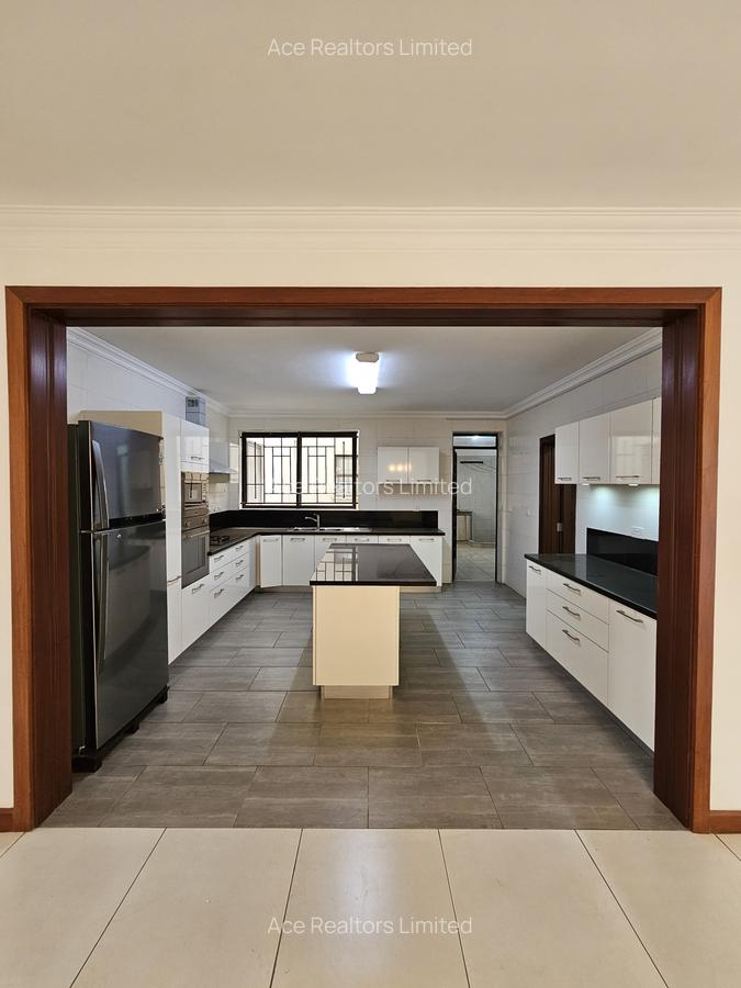 4 Bed Apartment with En Suite at General Mathenge - 4